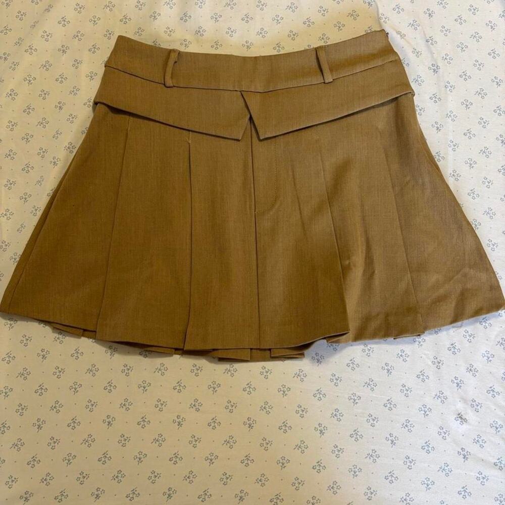 Nwt lush camel pleated skirt